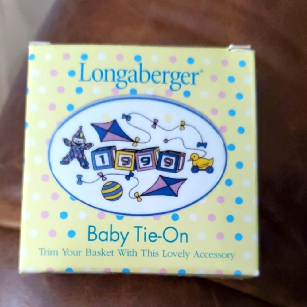 Longaberger 1999 Baby Tie-on 🐧
